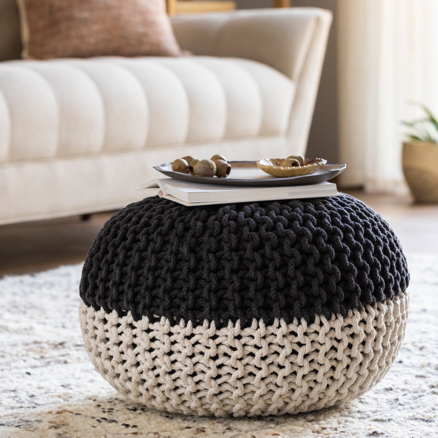 Mank Black Pouf