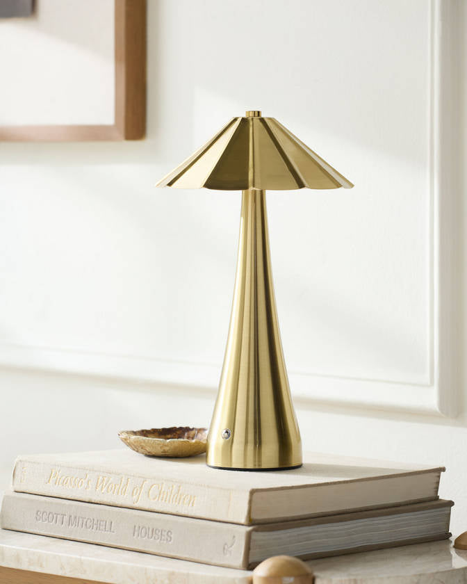 Zaynah Traditional Metallic - Brass Table Lamp