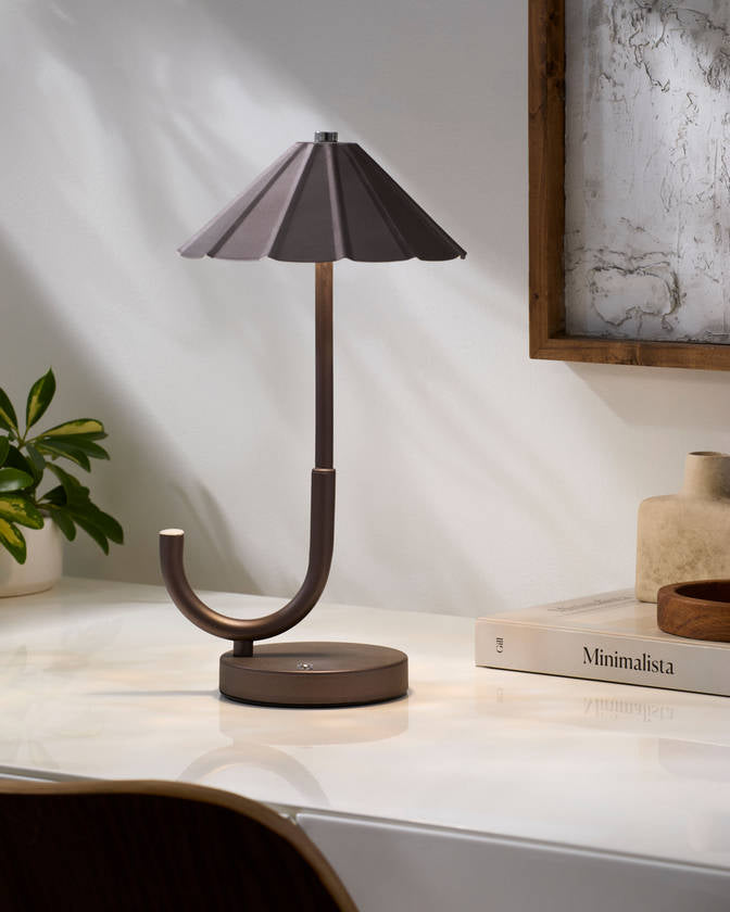 Obdulio Traditional Brown Table Lamp