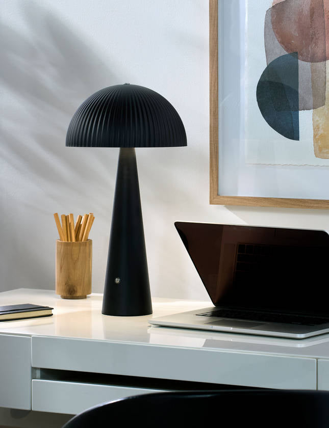 Tyisha Modern Black Table Lamp