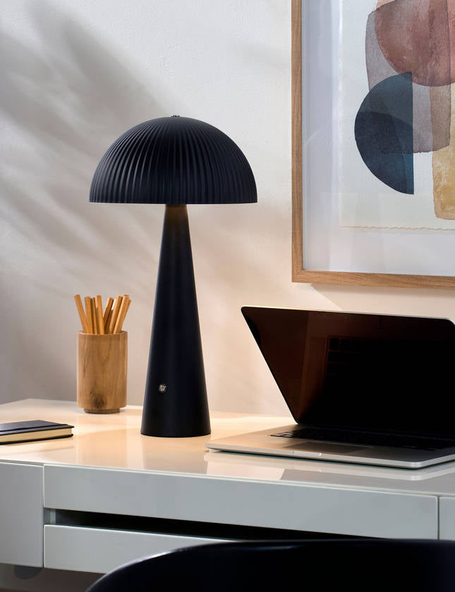 Tyisha Modern Black Table Lamp