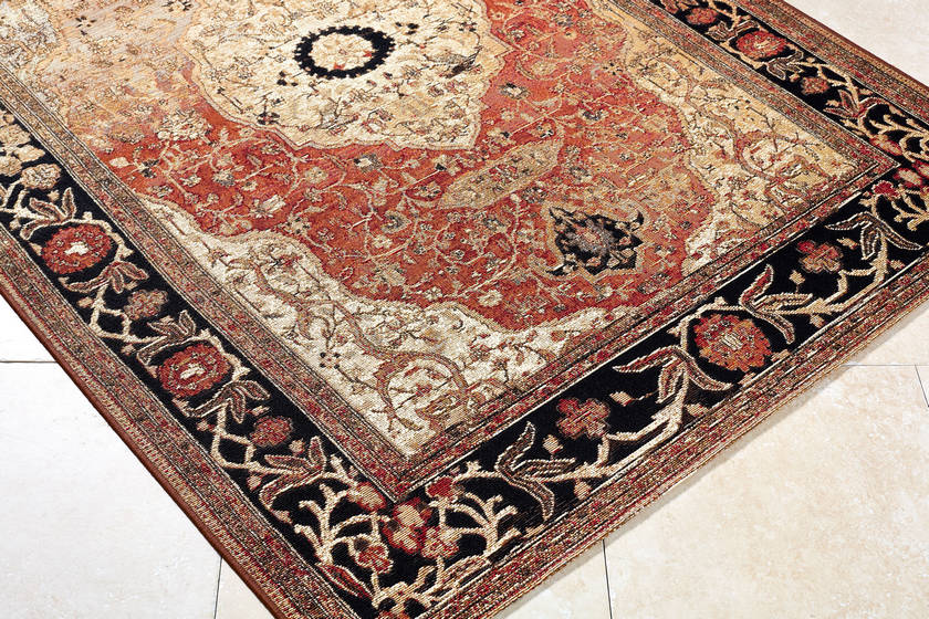Amando Traditional Crimson Area Rug