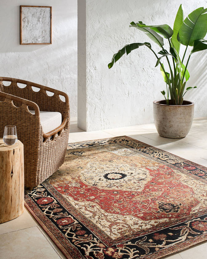 Amando Traditional Crimson Area Rug