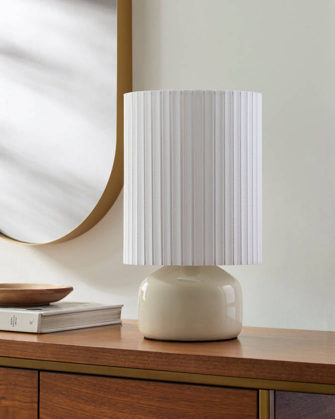 Chelcie Traditional Cream Table Lamp