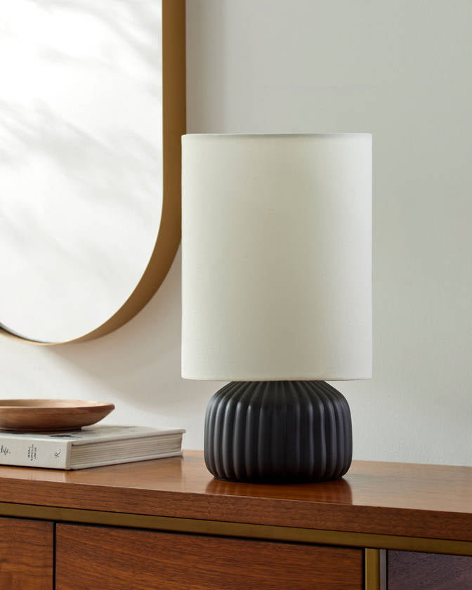 Ashton Traditional Black Table Lamp