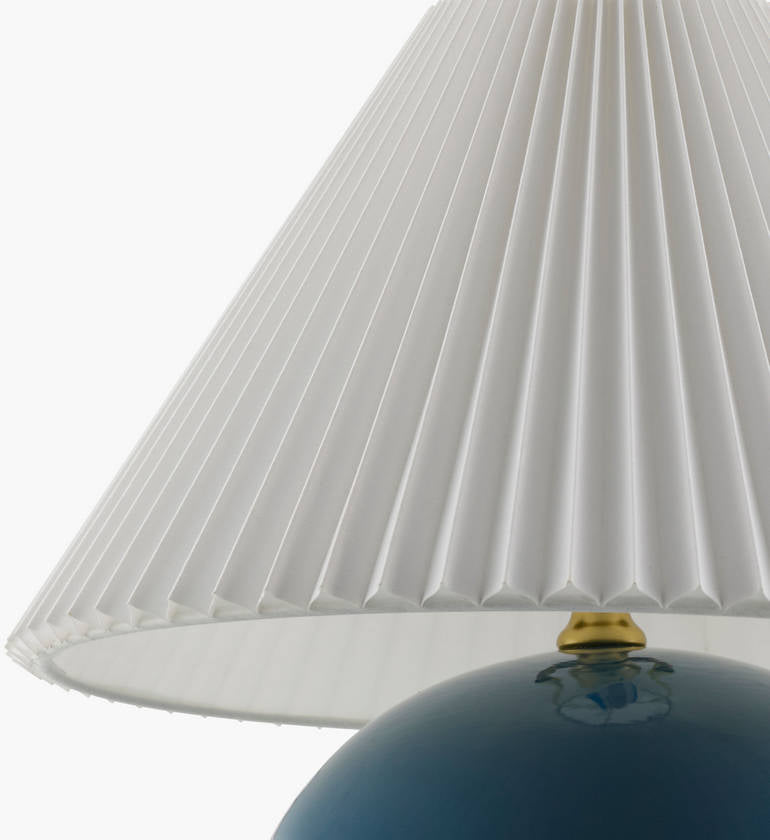 Saundra Traditional Blue Table Lamp