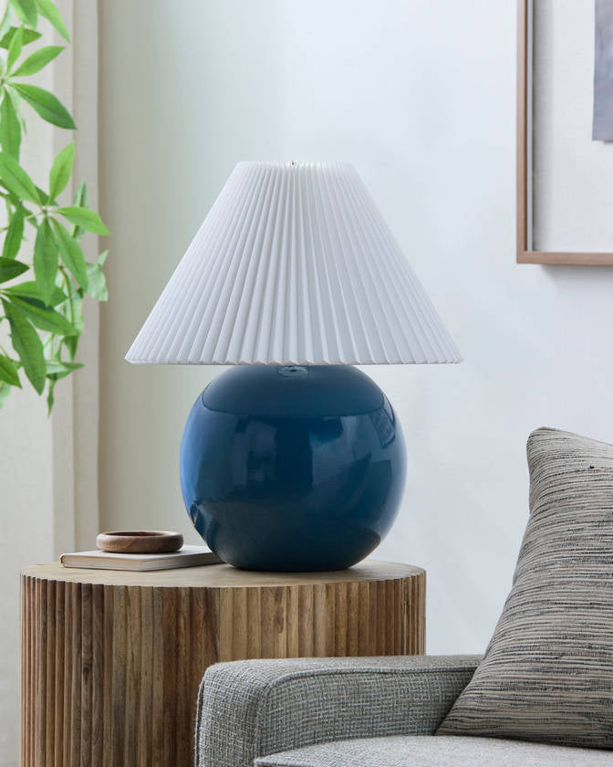 Saundra Traditional Blue Table Lamp