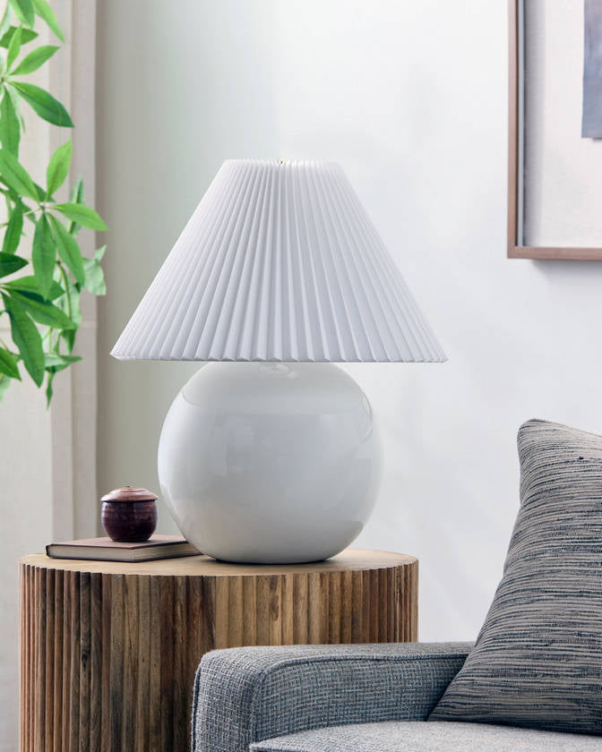 Saundra Traditional White Table Lamp