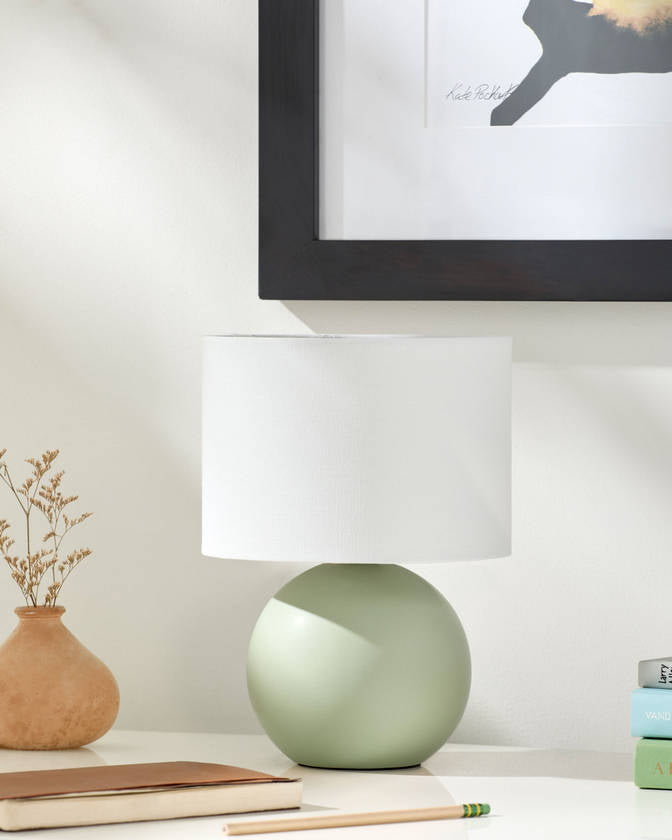 Savahna Traditional Green Table Lamp