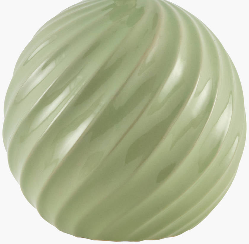 Tyneisha Traditional Green Table Lamp