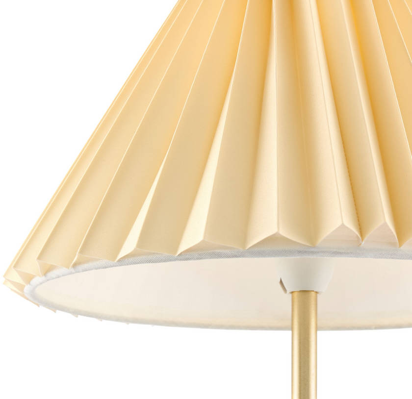 Teosha Traditional Gold Table Lamp