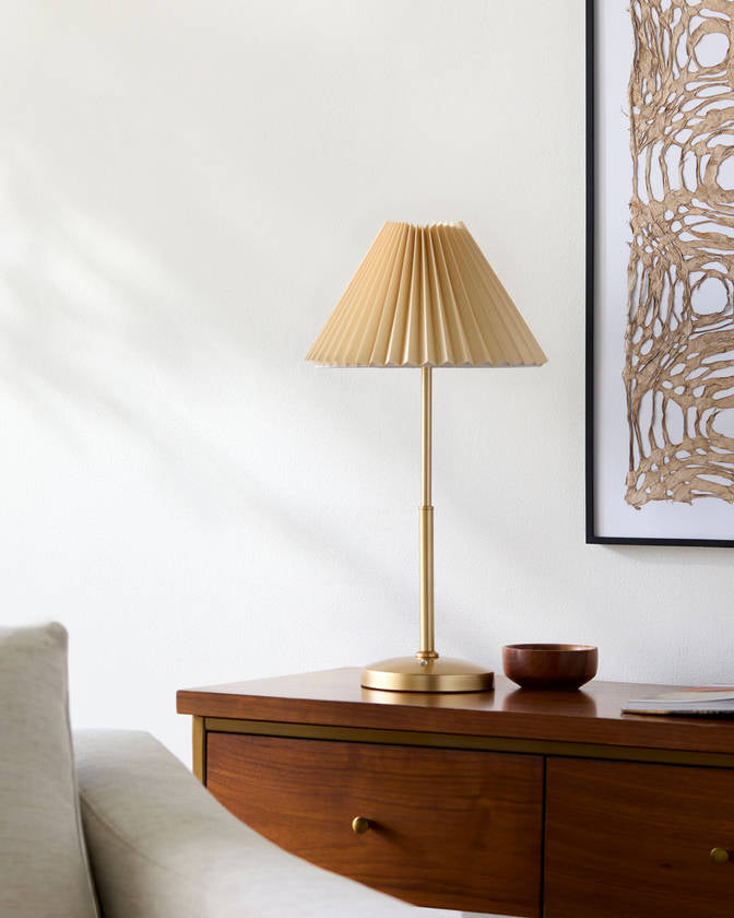 Teosha Traditional Gold Table Lamp