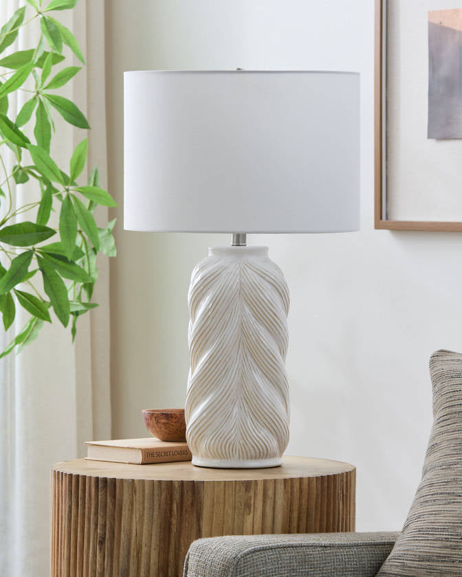 Lareina Traditional White Table Lamp