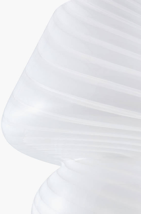 Quentisha Traditional White Table Lamp