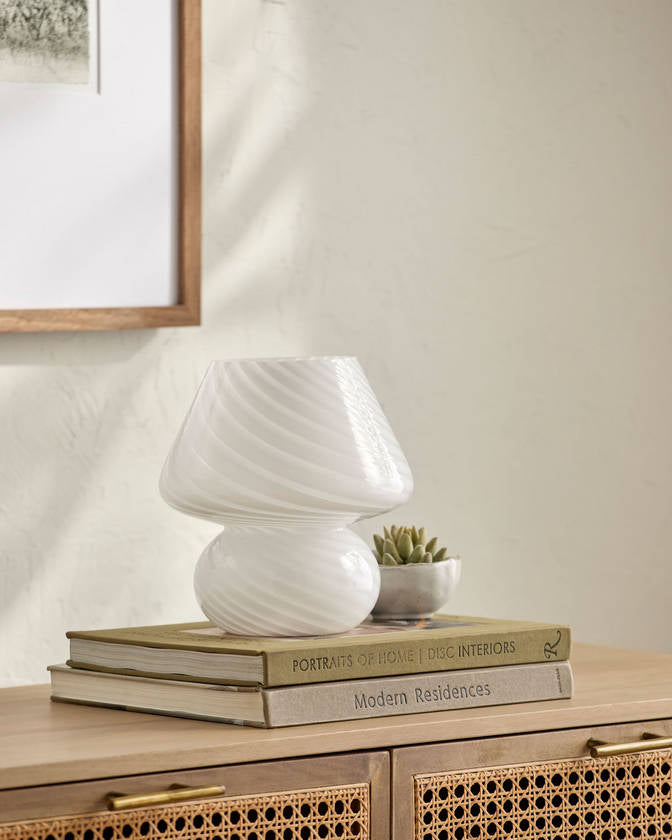 Quentisha Traditional White Table Lamp