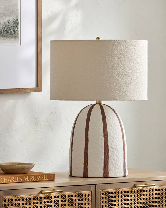 Kennetta Traditional Beige Table Lamp