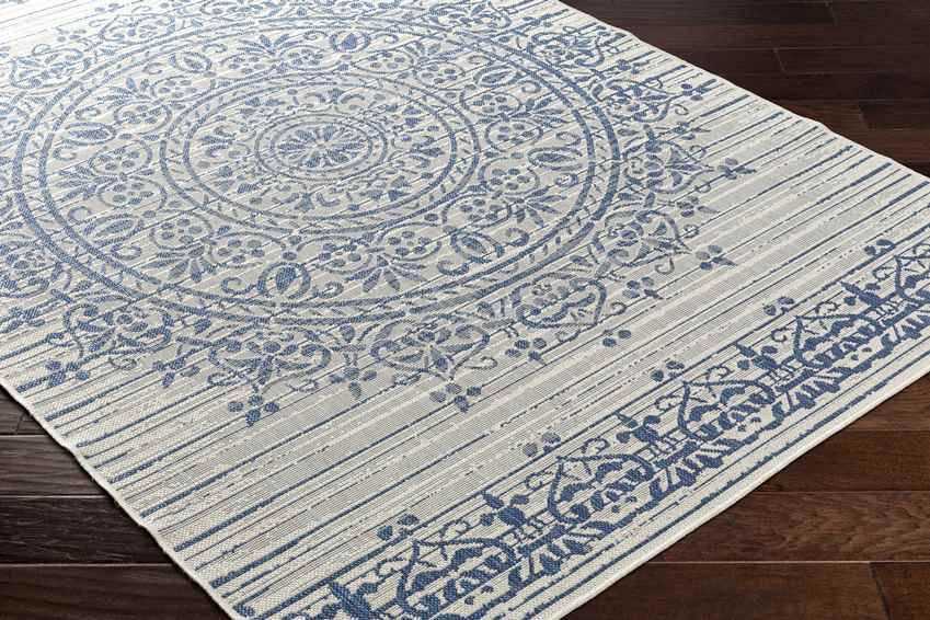 Marlea Traditional Navy/Cream Area Rug